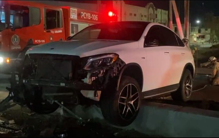 El accidente se registró alrededor de las 3:30 horas en el cruce de Periférico Poniente y avenida Inglaterra. ESPECIAL /