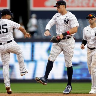Yankees barren a Angels en doble cartelera