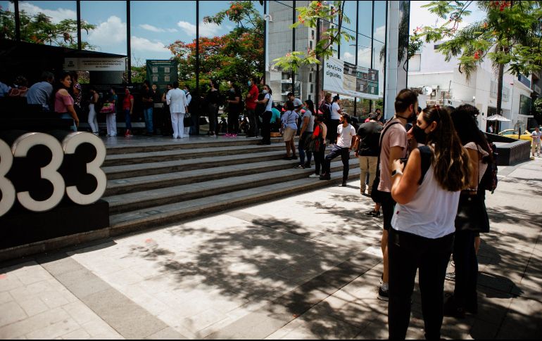 Los trabajadores o personas que requieran sacar la Constancia de Situación Fiscal sólo deberán llevar una identificación oficial vigente. EL INFORMADOR/G. Gallo