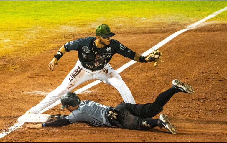 Lo que parecía ser un duelo de pitcheo terminó en un juego abierto donde los maderos tapatíos tomaron la batuta en la segunda mitad. ESPECIAL/Mariachis de Guadalajara