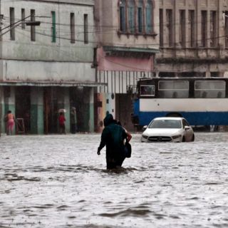Intensas lluvias dejan al menos tres muertos y miles de evacuados en Cuba
