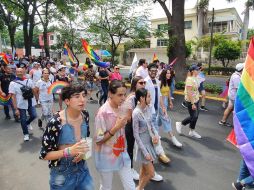 La marcha del Orgullo avanza por la Avenida López Mateos y prevé llegar a la Plaza Liberación. EL INFORMADOR/ Y. MORA