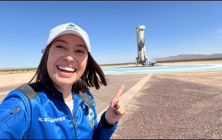 La tapatía Katya Echazarreta fue elegida entre más de siete mil postulantes de 100 países para ser tripulante de la Misión New Shepard NS-21 de Blue Origin. En la imagen, después de realizar el viaje al espacio. ESPECIAL