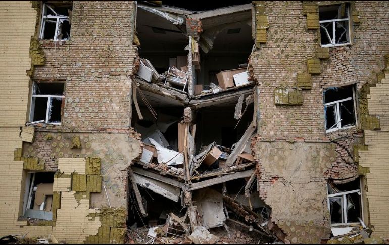 Debido a los ataques, cuatro personas murieron, entre ellas una madre y un niño, en el poblado cercano de Hirske. AP/F. Seco