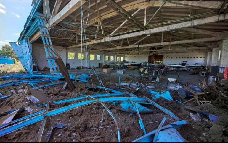 Los ataque aéreos de Rusia siguen destruyendo puntos estratégicos de Ucrania. EFE/S. Kozlov