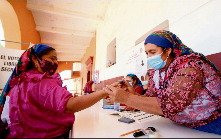 Ciudadanos cumplieron pese a los estragos del huracán 