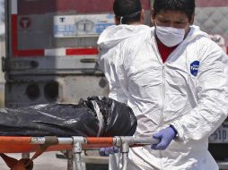 Cuando los agentes de investigación inspeccionaron el domicilio del descuartizador, encontraron el torso, otros restos, así como el material que utilizó para desmembrar a su vecino. AP / ARCHIVO