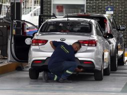 La propuesta para modificar el programa de verificación vehicular será enviada esta tarde al Congreso del Estado para su evaluación y posterior aplicación. EL INFORMADOR / ARCHIVO