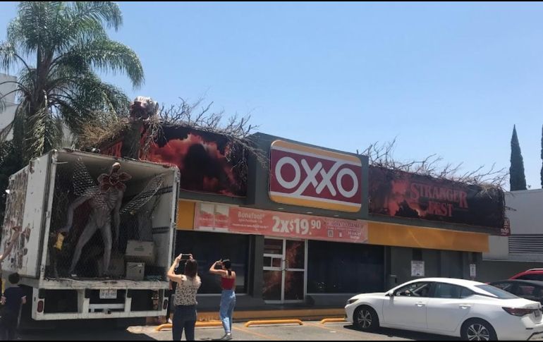 El Oxxo adornado de 