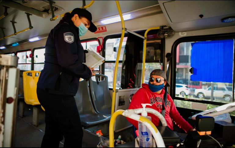 Desde el pasado 9 de mayo el gobernador de Jalisco dio a conocer que el uso del cubrebocas se mantenía como una medida obligatoria en el Transporte Público. EL INFORMADOR/ARCHIVO