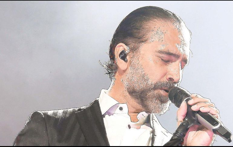 A pesar de intentar llegar a un acuerdo, Alejandro Fernández no se ha presentado para charlar personalmente con “Simi-Potrillo”. EFE / ARCHIVO