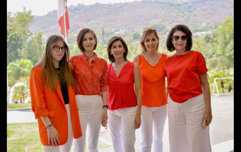 Ana Corvera, Lorenza Urrea, Gaby Plasencia, Roxanna Plasencia y Marisa de la Peña. GENTE BIEN JALISCO/Marifer Rached