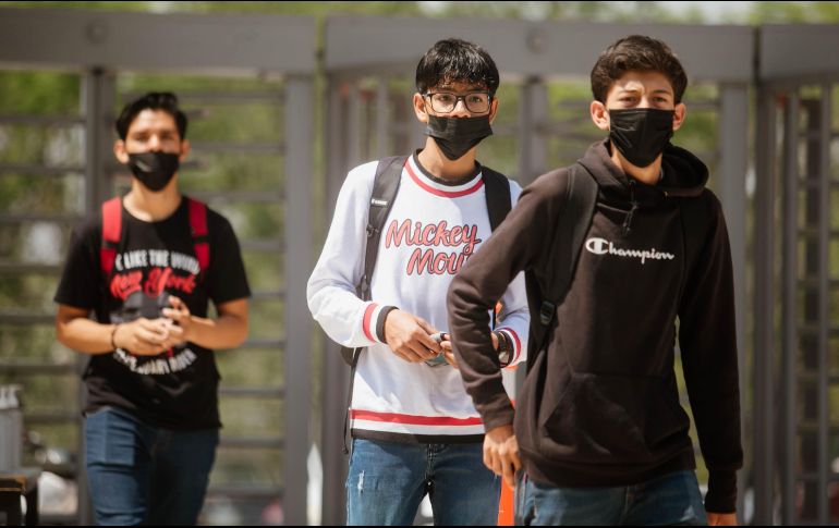 Ante los aumentos registrados en junio, la UdeG obligó el uso del cubrebocas en las instalaciones. EL INFORMADOR / ARCHIVO