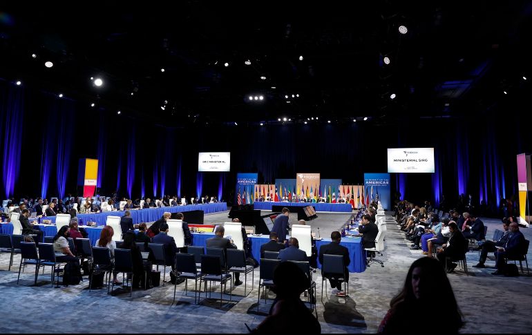 López Obrador asegura que su gobierno no acepta que se excluya a nadie ni que haya bloqueos ni que se mantenga la política intervencionista y hegemónica, la cual calificó de anacrónica e injusta. EFE / A. Valdes