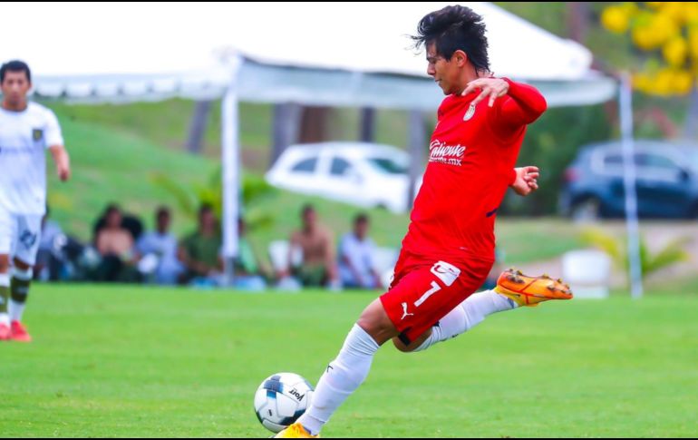 El partido se disputó a cuatro tiempos de 25 minutos cada uno, y en este lapso, Chivas se impuso con goles de Gael Sandoval, José Juan Macías (foto), Ángel Zaldívar y Carlos Cisneros. ESPECIAL / Chivas