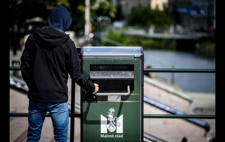 Equipados con un detector y un módulo sonoro, los recipientes emiten un agradecimiento cada que alguien los abre. AFP/J. Nilsson