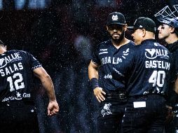 Aunque se esperó por las tres medias horas que marca el reglamento, la lluvia no amainó. ESPECIAL/Mariachis de Guadalajara