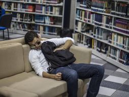 El insomnio se define como la dificultad para conciliar el sueño o mantenerlo, de manera frecuente, y ocasiona que cuando la persona despierte lo haga muy temprano, no pueda volver a dormir o se mantenga cansada durante el día. EL INFORMADOR / ARCHIVO