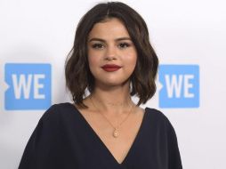 Gomez publicó una imagen en sus historias de Instagram en la que aparece recostada en un sillón, con varias cobijas encima y sus simpáticas mascotas alrededor de ellos. AP / ARCHIVO