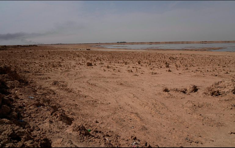 Era la única fuente de agua cerca de la ciudad de Samawah, visitada por miles de turistas todos los años. AP / H. Mizban
