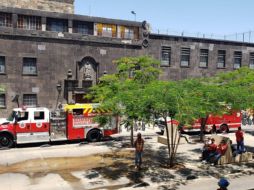 Evacuan a más de dos mil personas en Palacio Federal por fuga de gasolina