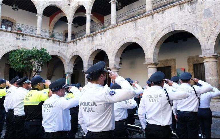 Se trata de 149 policías viales quienes ascendieron al cargo de policía tercero vial, así como 158 policías terceros viales, ahora son policías segundos. ESPECIAL / Coordinación General de Seguridad