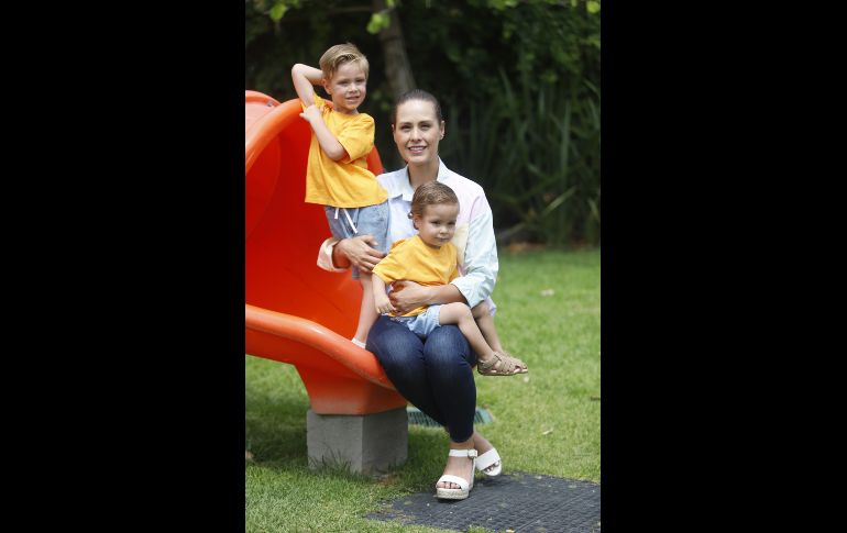 Juan Pablo y Mariano Villaseñor con Lety Sánchez. GENTE BIEN JALISCO/Claudio Jimeno