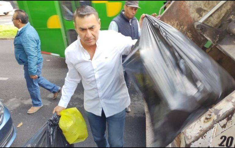 Zamora afirmó que la empresa concesionaria tiene una semana para solventar su trabajo bajo compromiso firmado. ESPECIAL / Ayuntamiento de Tlajomulco