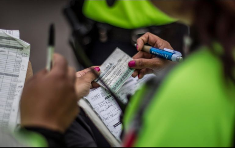 De las 862 mil 911 multas aplicadas por la Policía Vial entre marzo y septiembre del año pasado, 529 mil 021 fueron por estacionarse en lugares prohibidos. EL INFORMADOR/Archivo