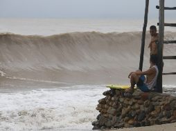 La Conagua recomienda a la población extremar precauciones en general en las zonas de los estados mencionados por lluvias, viento y oleaje. EFE / ARCHIVO