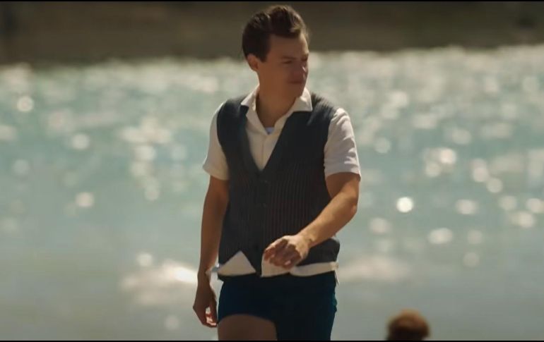 En esta cinta Harry comparte créditos como Emma Corrin. YOUTUBE / Prime Video