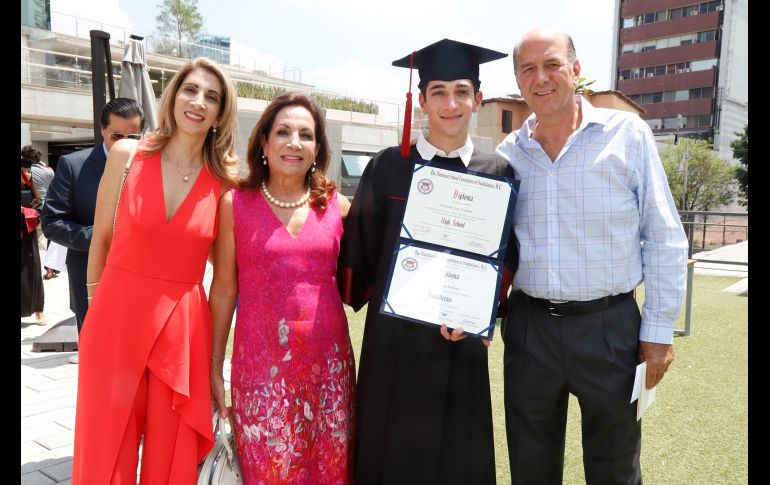 Nancy Nahum, Rose Nahum, Antonio Issa Nahum y Antonio Issa Kaim. GENTE BIEN JALISCO/Claudio Jimeno