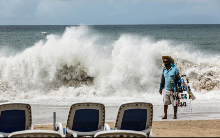 Autoridades dieron a conocer que solamente se permite la navegación de embarcaciones menores en Guerrero. EFE