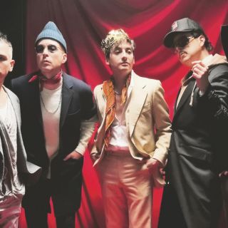 Kinky pondrá a todos a bailar con "Fierrro"