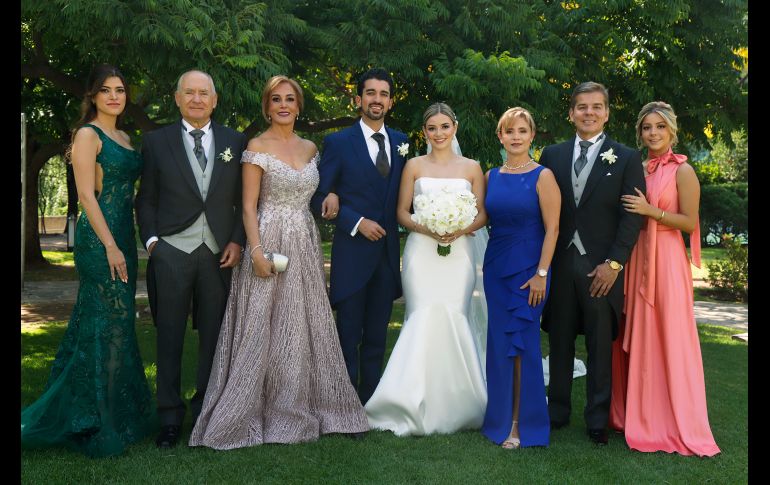 Estefanía Mendoza, Franz W. Voss y Vargas, Esther Parra García, Eduardo Mendoza, Cristina González, Olimpia Lomelí Pulido, Marco González Hagelsieb y Natalia González. GENTE BIEN JALISCO/Claudio Jimeno