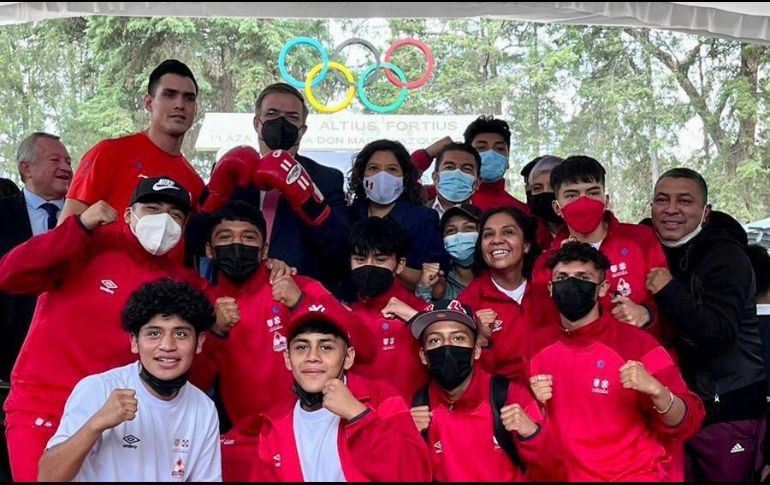 Marcelo Ebrard se reunió con deportistas y miembros del COM. TWITTER/@m_ebrard