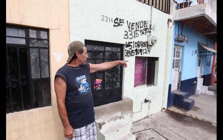 A lo largo de la Calle 14, al lado del Parque de la Liberación, las casas se cubren con bardas, pisos altos y costales desde antes de que comience el temporal. EL INFORMADOR/A. Camacho