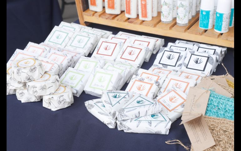 Vendimia de artesanías locales. GENTE BIEN JALISCO/Claudio Jimeno