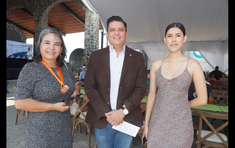 Mayte Delgado, Manuel Romero y Yanori González. GENTE BIEN JALISCO/Claudio Jimeno