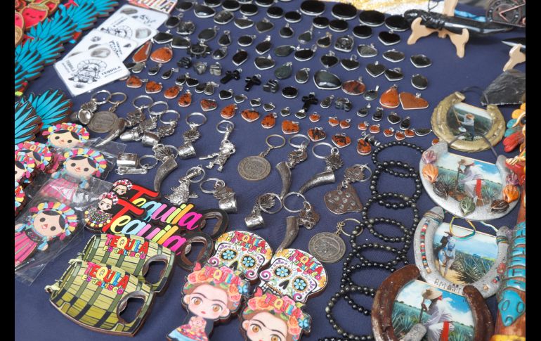 Vendimia de artesanías locales. GENTE BIEN JALISCO/Claudio Jimeno