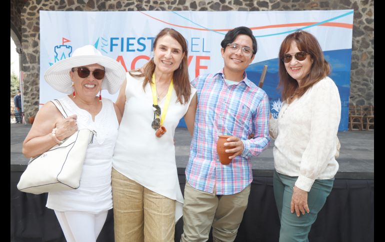 Gladys Lizama, Pilar Gutiérrez, Gibrán Monterrubio, Rosa Vesta. GENTE BIEN JALISCO/Claudio Jimeno