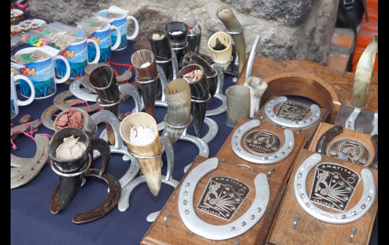 Vendimia de artesanías locales. GENTE BIEN JALISCO/Claudio Jimeno