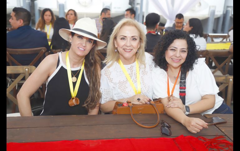 Marta Lazo, Linda Moreno y Georgina Barragán. GENTE BIEN JALISCO/Claudio Jimeno