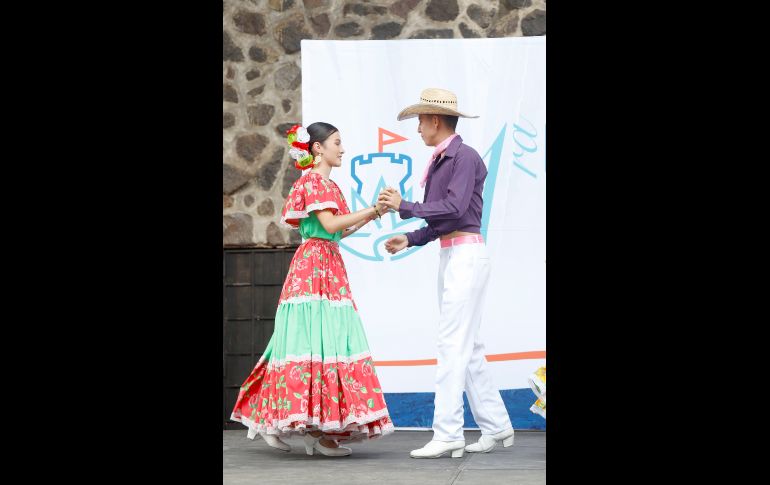 Ballet Folclórico. GENTE BIEN JALISCO/Claudio Jimeno