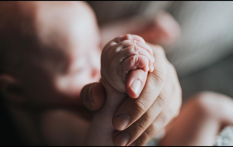 El pequeño Julián vivirá con secuelas derivadas de un corte en la oreja. ESPECIAL/Foto de Nathan Dumlao en Unsplash