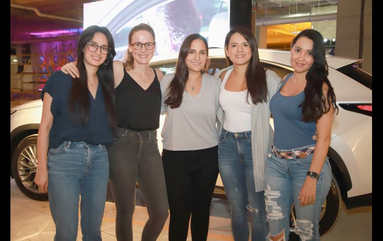 Carolina León, Martha Jiménez, Ezbaide Baruqui, Diana Urías y Alejandra Arce. GENTE BIEN JALISCO/Antonio Martínez