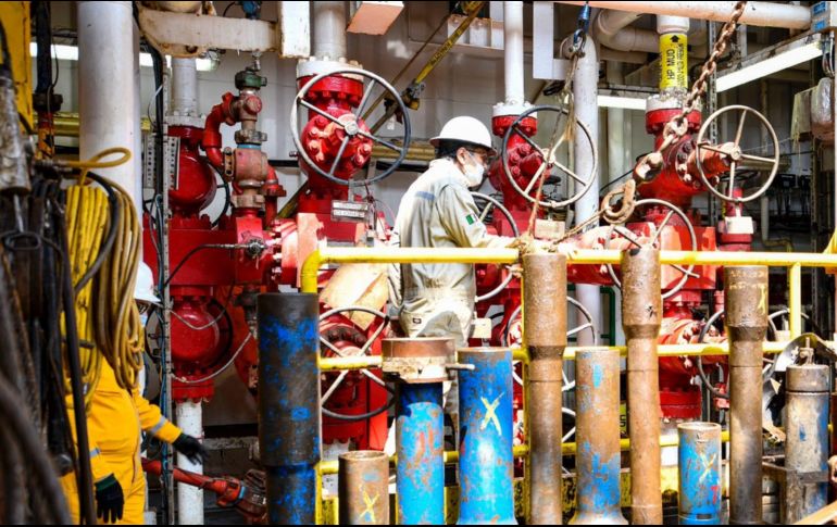 Pemex modificará sus procesos para bajar sus emisiones de contaminantes. ESPECIAL