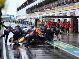 Checo ya no pudo recuperar el control del auto. AFP/J. WATSON