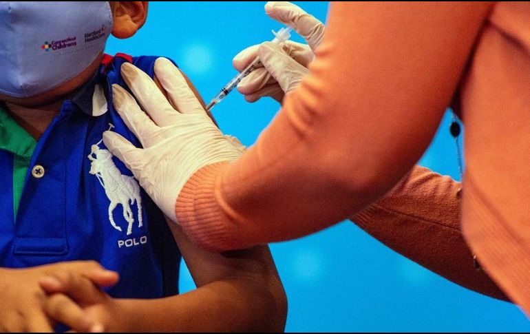 Aproximadamente 18 millones de niños son elegibles para recibir las dosis anticovid. AFP/ARCHIVO