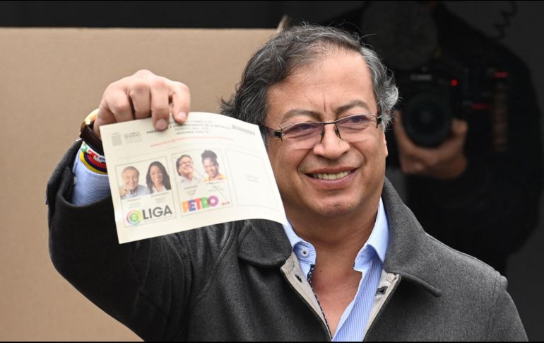 Ayer domingo, al término de la segunda vuelta presidencial en Colombia, López Obrador calificó como 